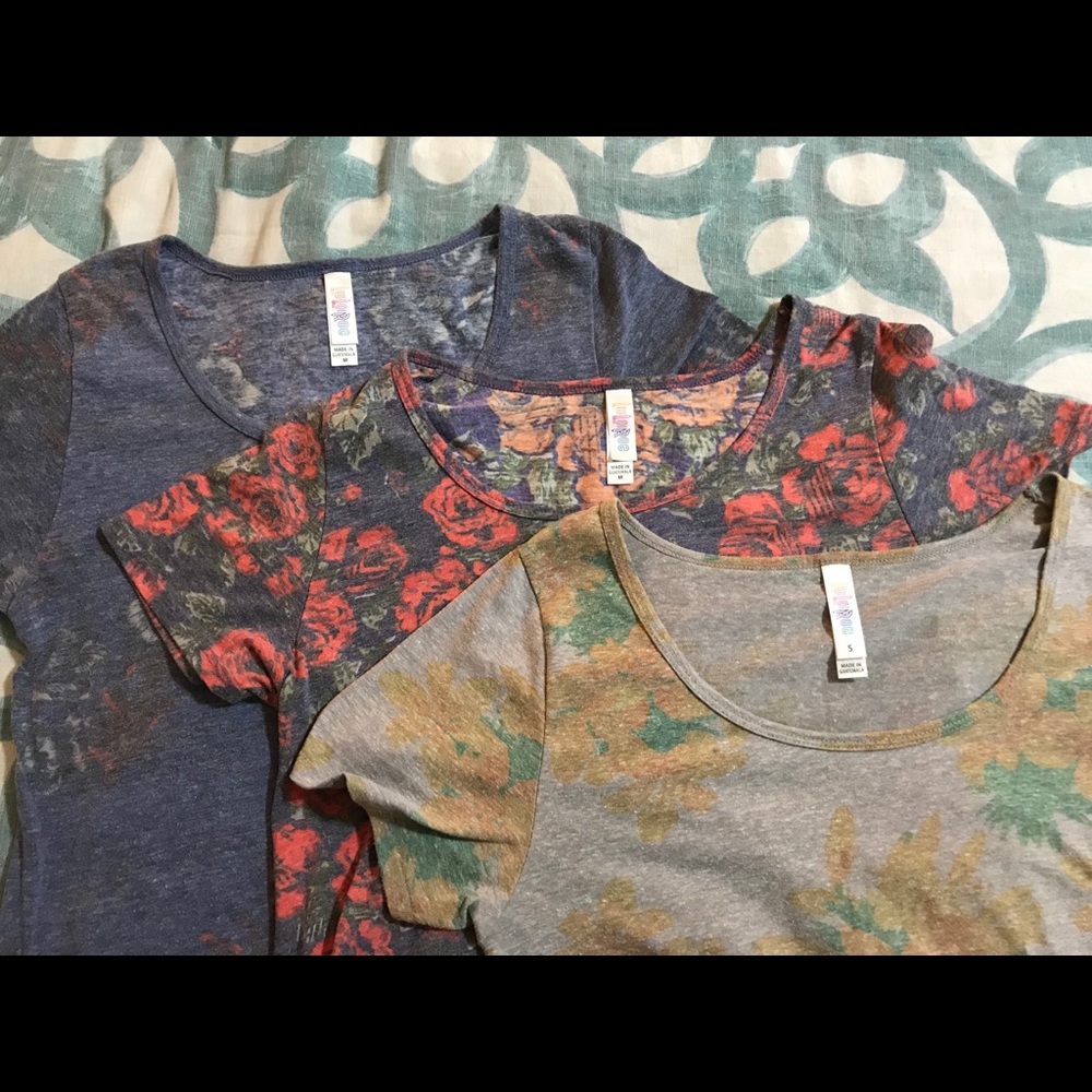 3 LuLaRoe classic Ts